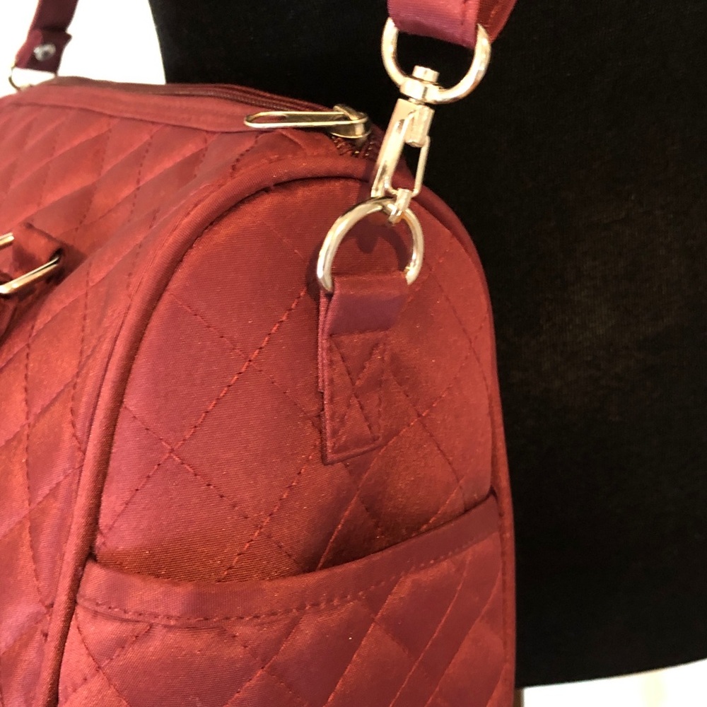 Quilted Burgundy Women’s Carryall Shoulder Bag - Picture 2 of 11